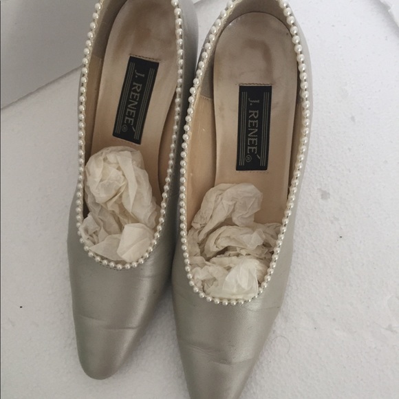 J Renee White Leather w/ Pearl Pumps Heel 9 N - Picture 6 of 7